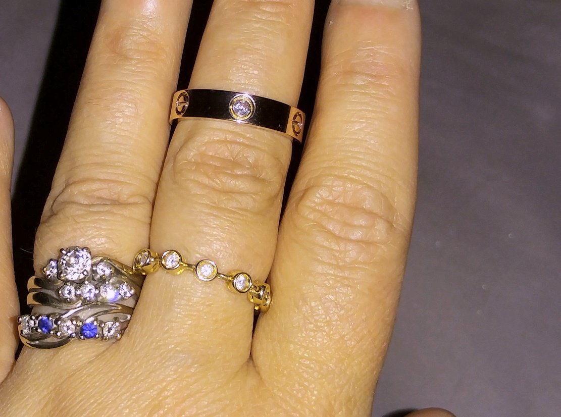 ~BEAUTIFUL ROSE GOLD LOVE RING WITH 3 WHITE TOPAZ~ SIZE 7