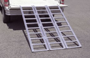 SUPER-WIDE TRI-FOLD LOADING RAMP