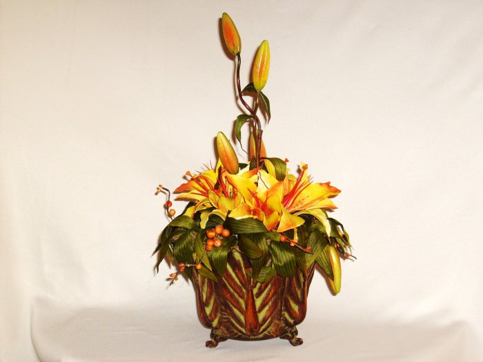 Lilies & Buds Arrangement