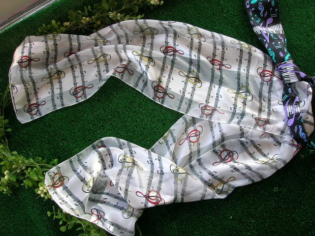 Silken Scarf- Music Notes