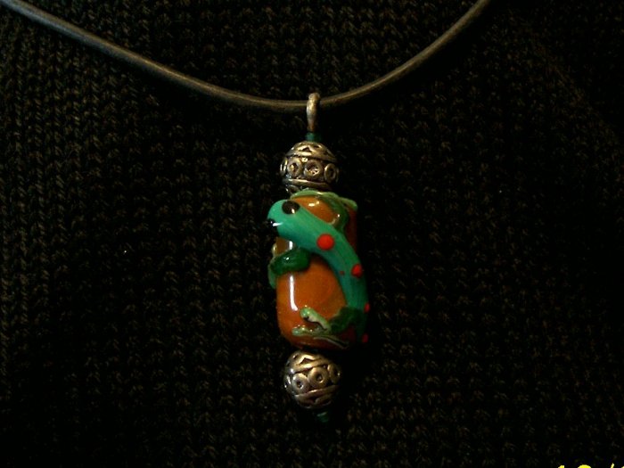 Lizard on Rock Lampworked Bead in Green, Mustard and Red