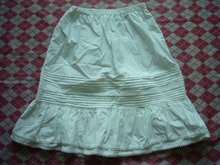 Hong Kong Flower Boarder Skirt w/ Lace