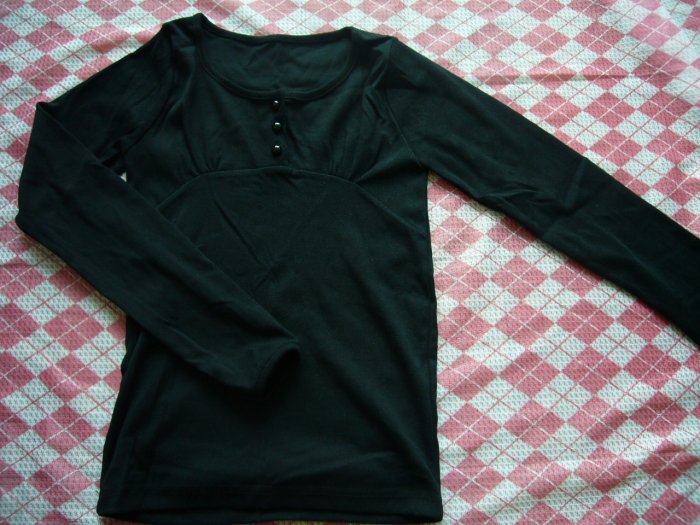 Korea Black Silm Tee w/ 3 Buttons