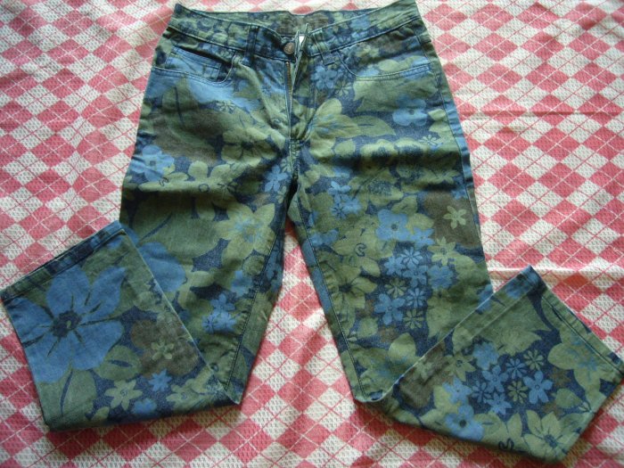 Hong Kong K*facto2y Flower Pants