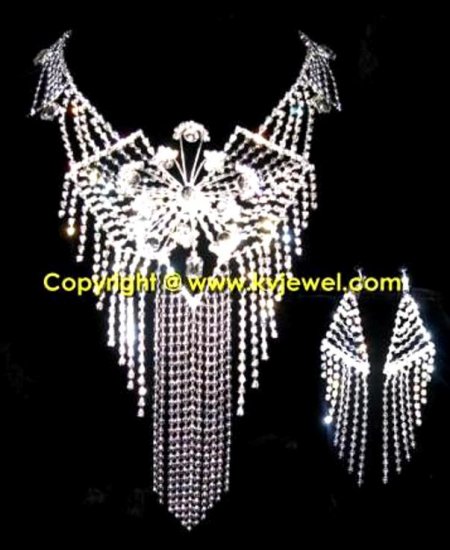 Web Bib Necklace Set