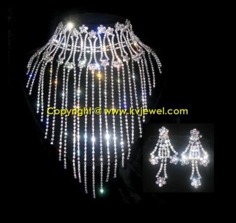 Bibs necklace set