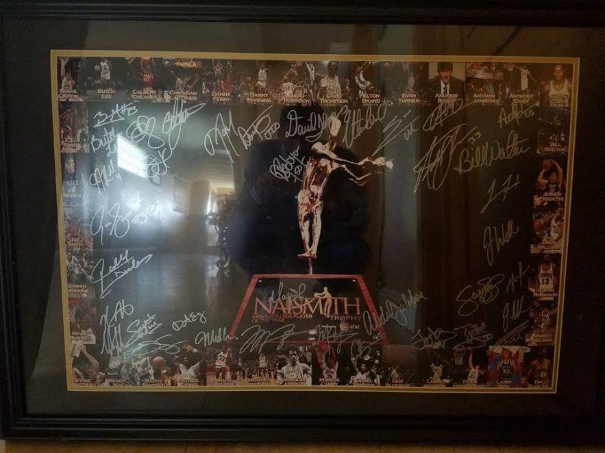 NCAA COLLEGE BASKETBALL NAISMITH AWARD WINNERS FRAMED PHOTO MEASURING 38.7 X 26.7