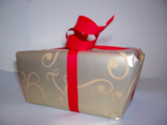 Leonidas, Fine Belgian Pralines, a box of 250 gr. (0.55 lbs)
