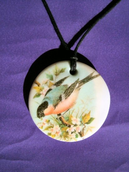 Bird pendant 001