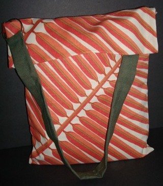 031-Tote Pink/Cream/Green w/ closure front