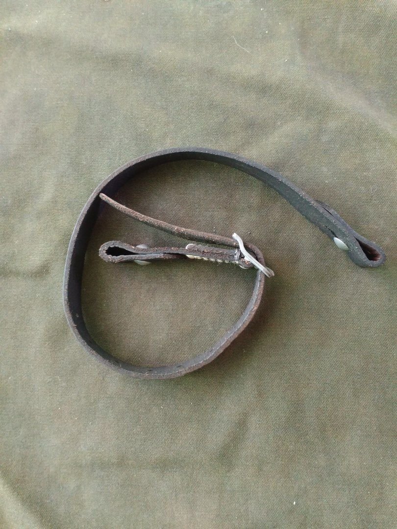 WW2 German helmet leather chinstrap ( RBNr. 0/0380/0121)