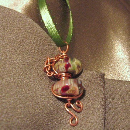 "ROSE PETALS" Boro glass beads,Green ribbon & Copper wire Necklace, Handmade