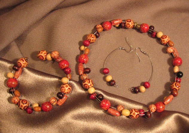 "VACATION" Multi-colored Wooden beads,Choker, Bracelet, earrings set. Handcrafted Jewelry