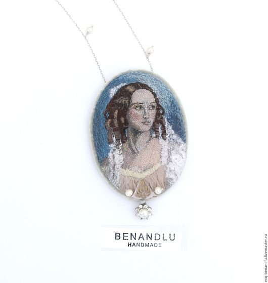 BENANDLU - Pendant portrait of Princess Z. I. Yusupov. Hand silk embroidery