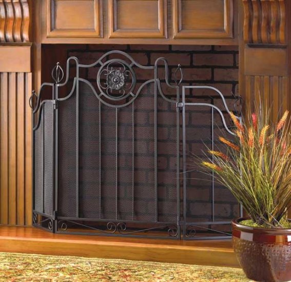 METAL MEDALLION FIREPLACE SCRN