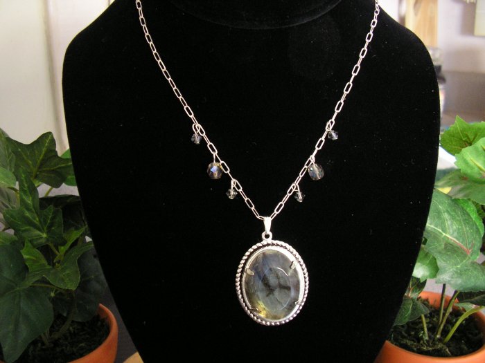 Sterling Silver chain with Labradorite pendant