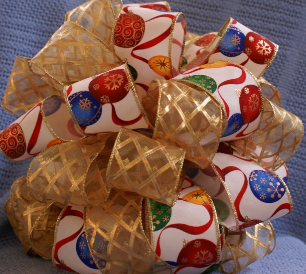 CHRISTMAS ORNAMENTS & GOLD SHEER RIBBONS - CHRISTMAS TREE TOPPER BOW