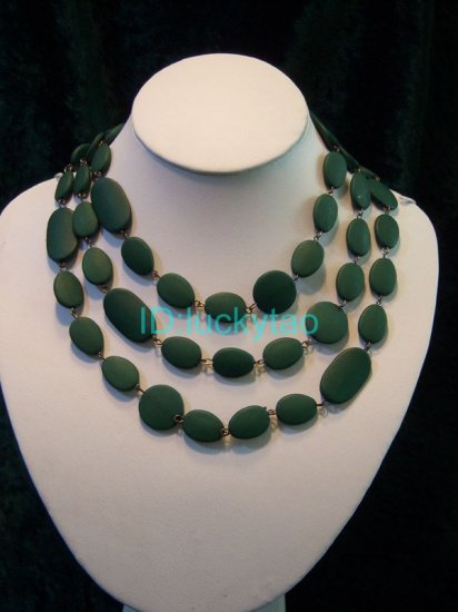 stunning beautiful wooden green 3 rows necklace