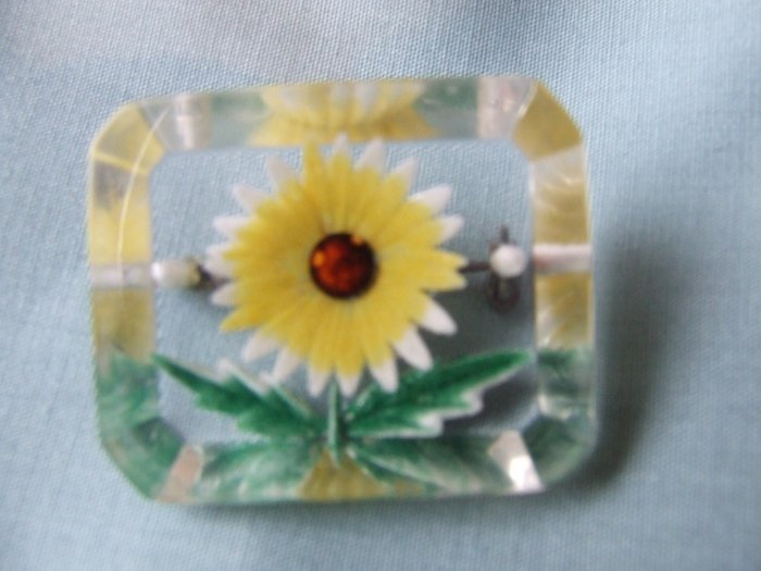 Pin Lucite Reverse Carved and Painted Yellow and White Daisy