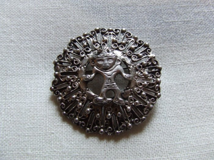 Pin PERUVIAN ART With Frontal Pose Of 'Ancient' in silver