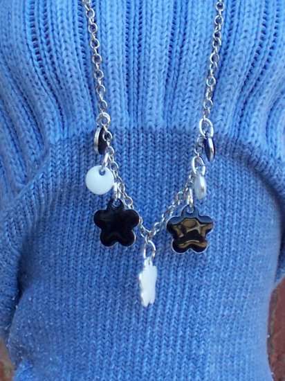 Black and white flowers - Fashion Doll Jewelry