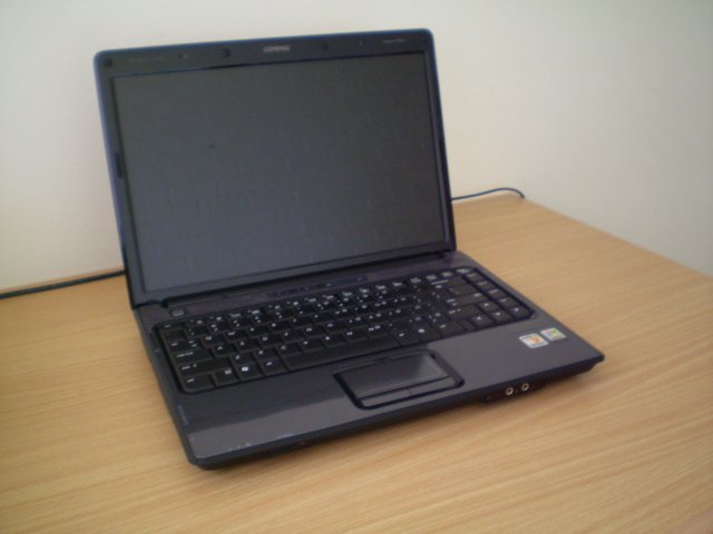 HP Compaq Presario V3020AU Notebook