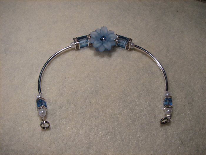 Lt. Sapphire Flower and Cube Bracelet