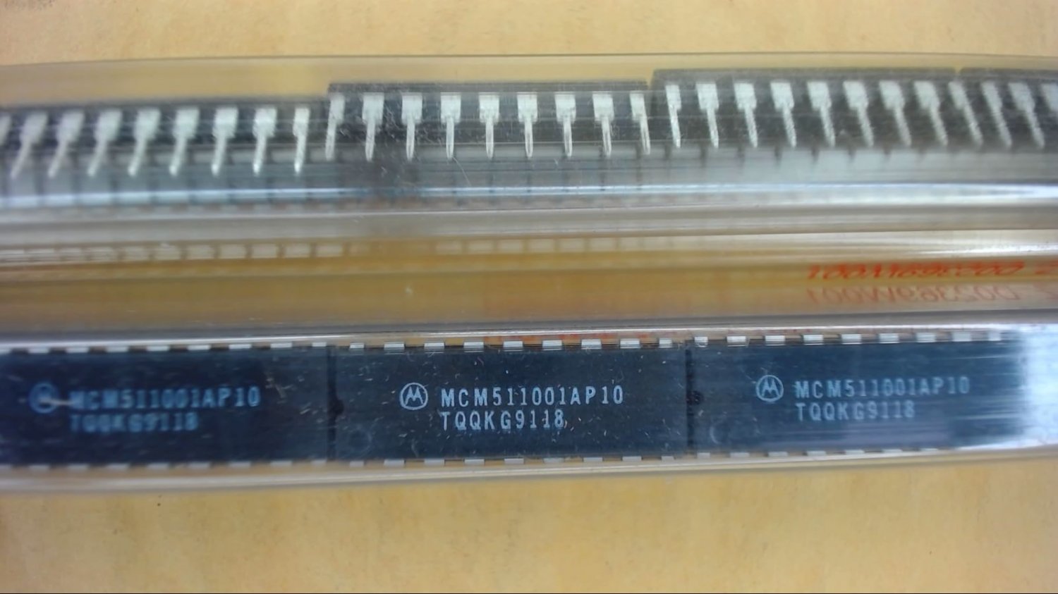 SIGNETICS 7425NA 14-Pin Dip 8419 Rare IC New Lot Quantity-3
