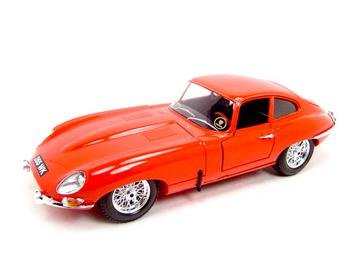 1961 JAGUAR E TYPE CABRIOLET RED 1:18 DIECAST MODEL