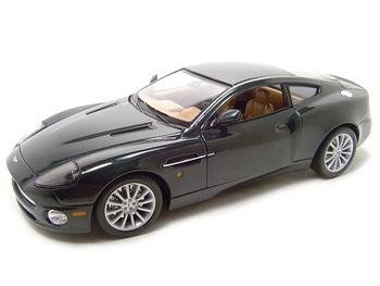 ASTON MARTIN VANQUISH V12 GREEN 1:18 DIECAST MODEL