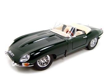 1961 JAGUAR E TYPE GREEN 1:18 DIECAST MODEL