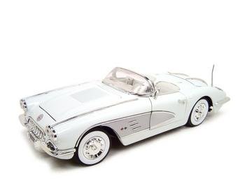1958 CHEVROLET CORVETTE WHTE 1:18 DIECAST MODEL