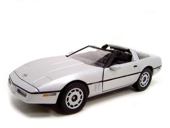 JAMES BOND 007 1984 CORVETTE 1:18 ERTL DIECAST MODEL
