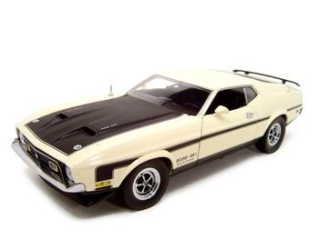 1971 FORD MUSTANG BOSS 351 MACH 1 1:18 DIECAST MODEL WHITE