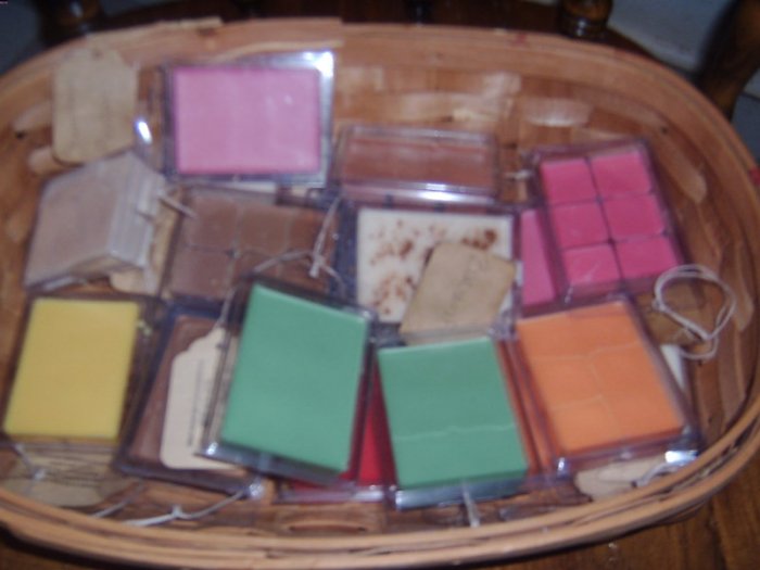 3 ounce breakaway soy melts in clamshells!