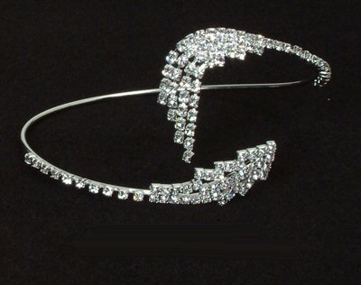 Rhinestone Bangle / Armband with Petal Design