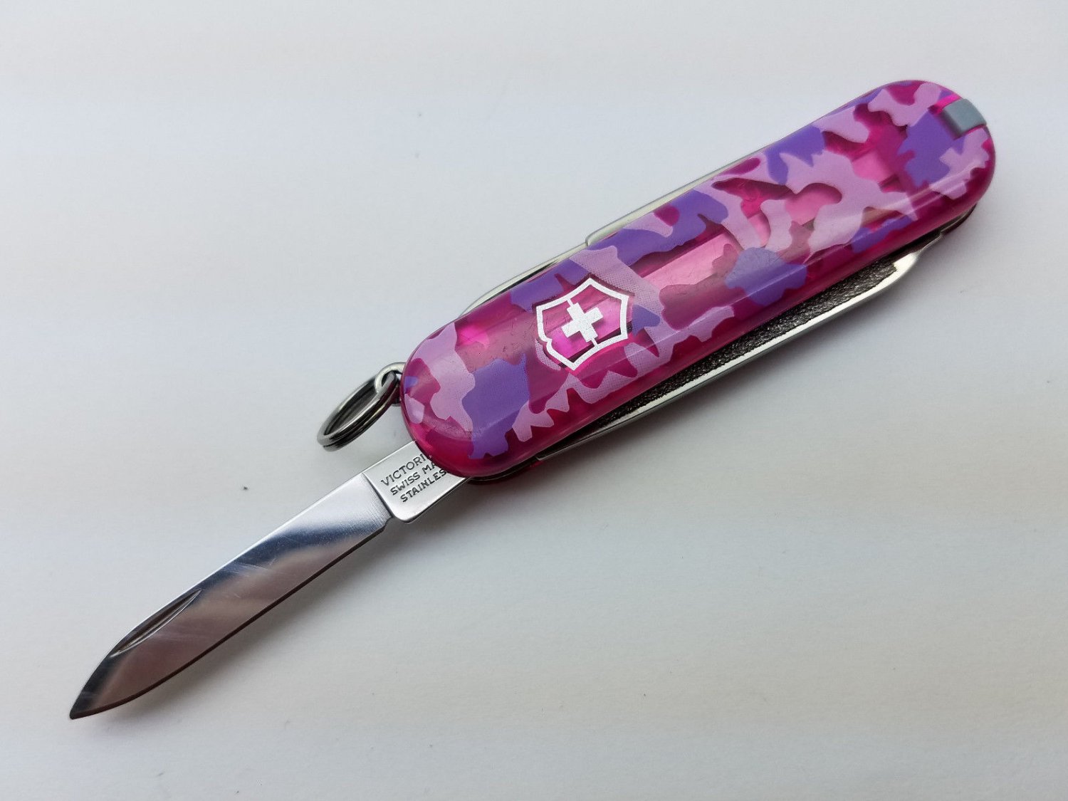 Victorinox Classic Sd Pink Camo Closed Length Swiss Made Edc