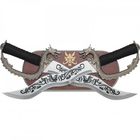 SKDRSW/00: Maxam 2pc Fighting Dragon Knife Set with Wood Plaque.