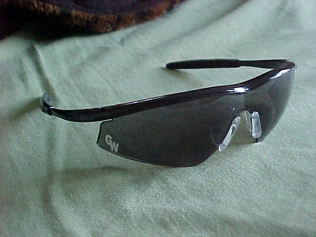 Sunglasses / Safey Glasses