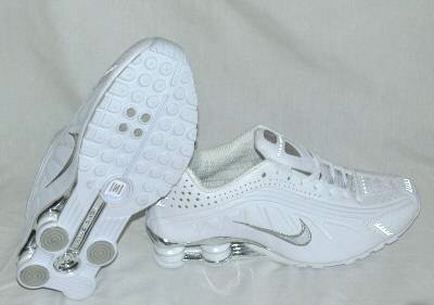White Nike Mens Shox R4 US 9.5
