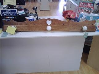 Dark Oak Doorknob Quilting Rack - 52"