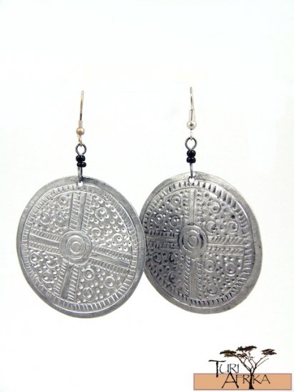 Product ID: 77 Etched Aluminum Large Disks Earrings W 2 Black Beads