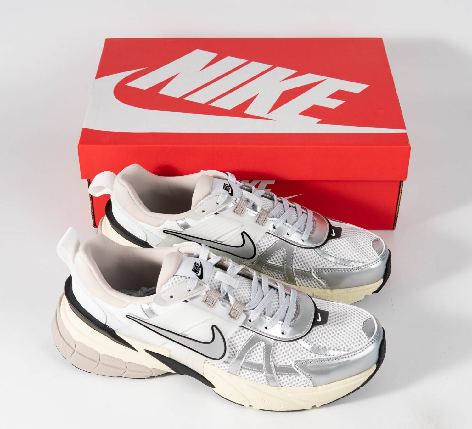 Nike V K Run Summit White Metallic Silver