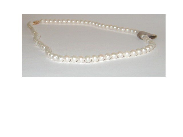 White Pearl Necklace