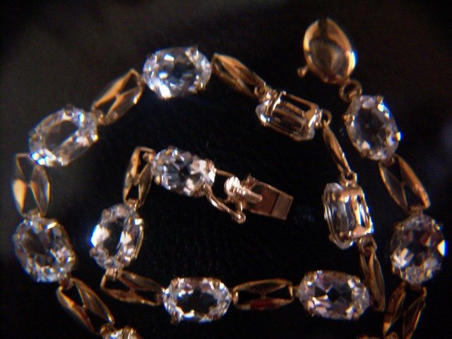 White Topaz & 10k Yellow Gold Bracelet. (Click photo for Euro price).