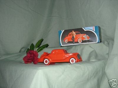 AVON DECANTER 1936 FORD BOTTLE FULL GREAT COND. K117