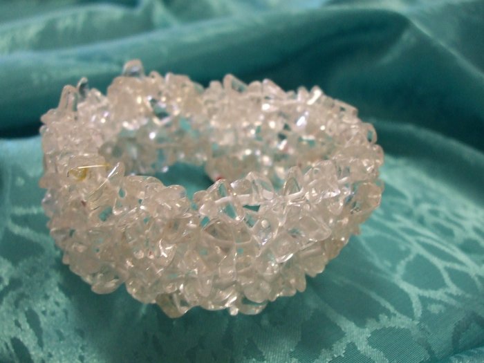 Quartz Six Strand Chip Bracelet