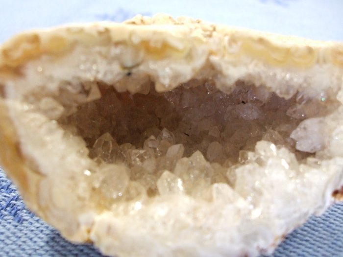 Geode Half Lots Of Crystals Polished Face (ER02)