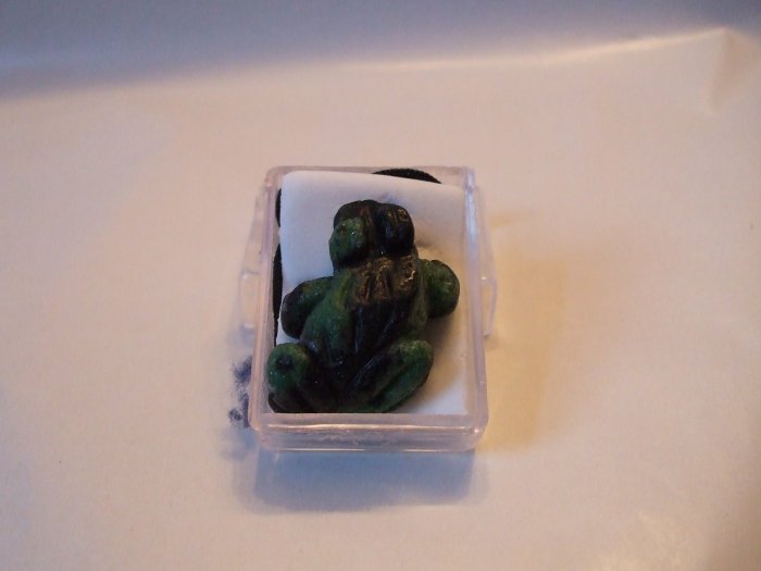 Frog Gemstone Necklace (EN10)