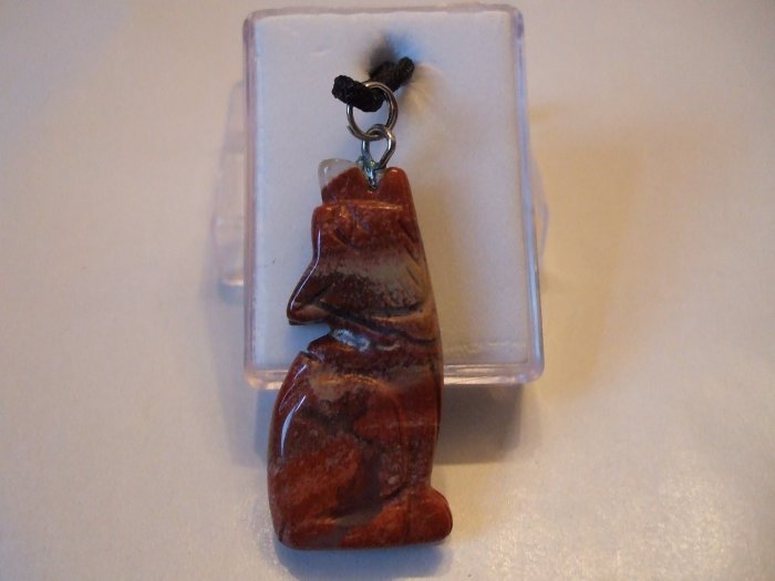 Red Jasper Coyote Gemstone Necklace (EN09)